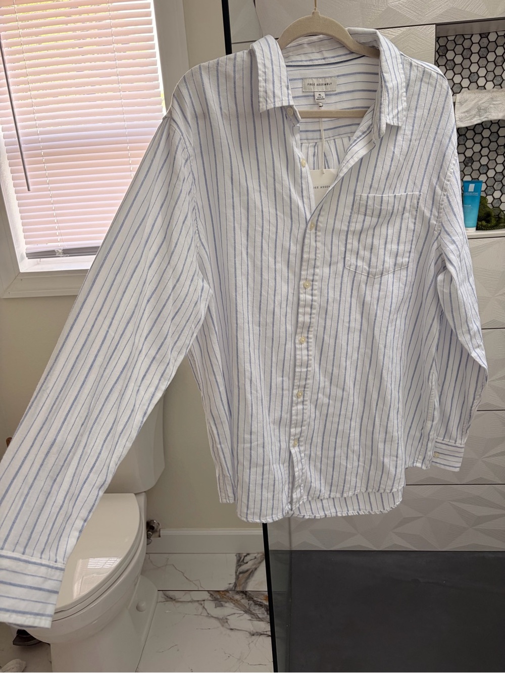 Free Assembly Men’s White & Light Blue Striped Cotton Button-Up Shirt